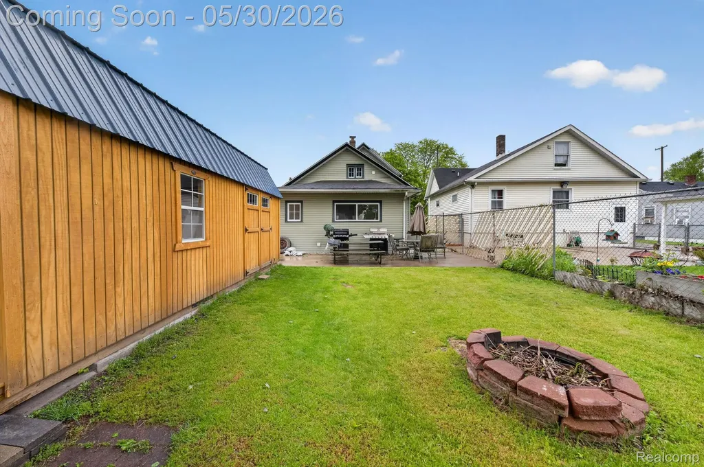 304 W Ridge Street Owosso City MI 48867