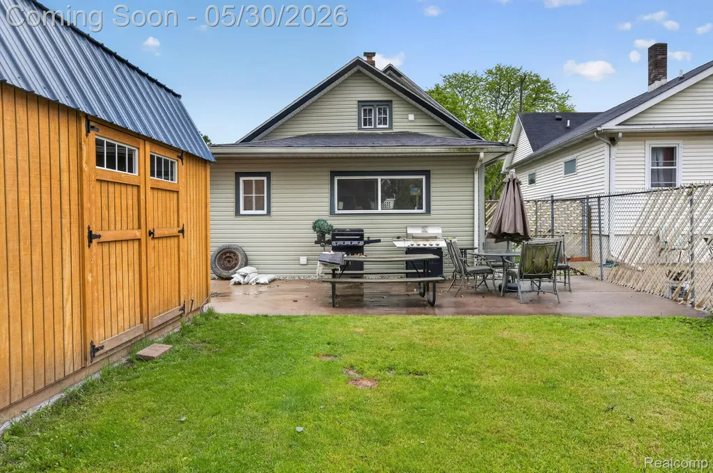 304 W Ridge Street Owosso City MI 48867