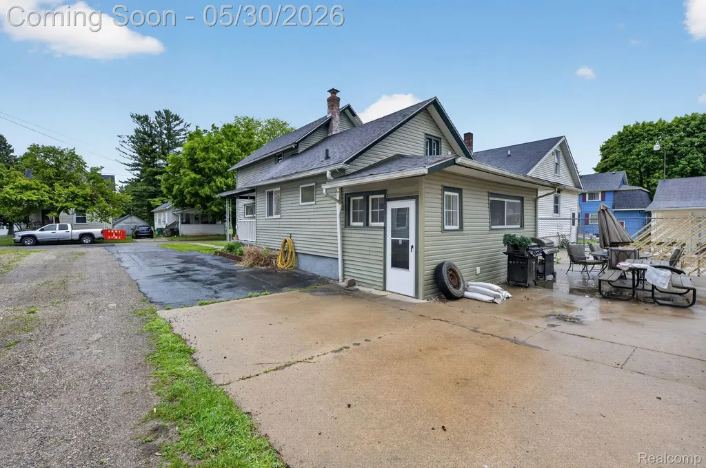 304 W Ridge Street Owosso City MI 48867