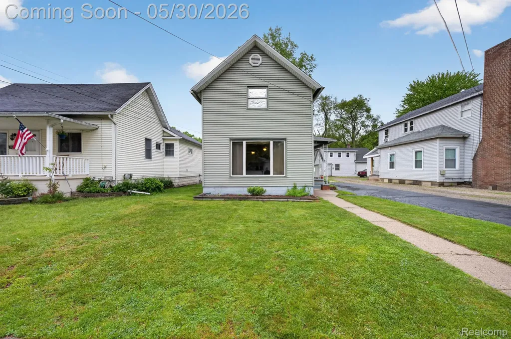 304 W Ridge Street Owosso City MI 48867