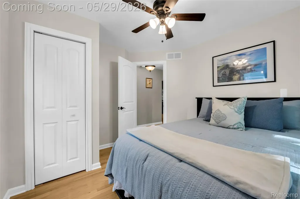 3825 Elmhurst Avenue Royal Oak City MI 48073