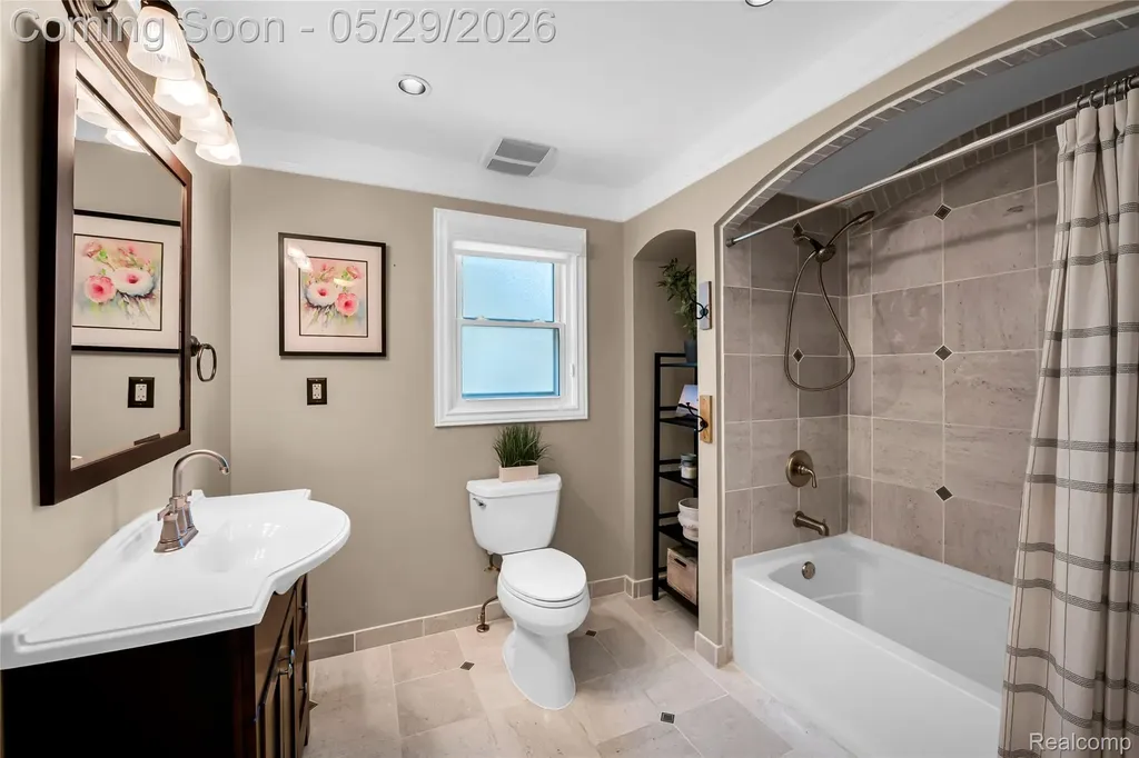 3825 Elmhurst Avenue Royal Oak City MI 48073