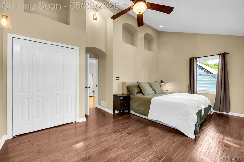 3825 Elmhurst Avenue Royal Oak City MI 48073