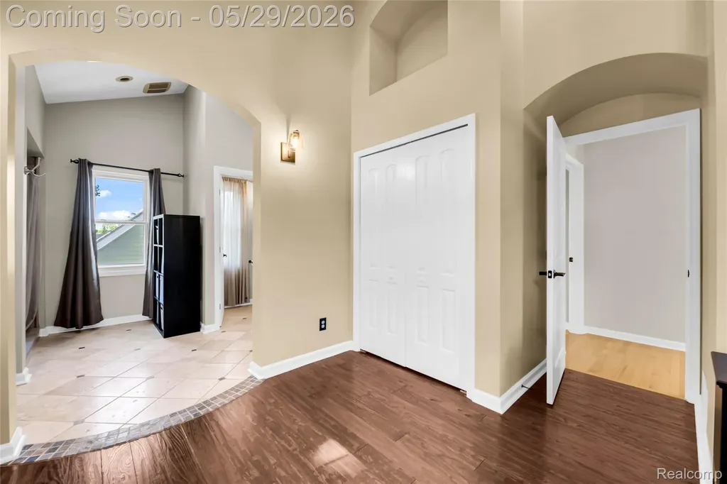 3825 Elmhurst Avenue Royal Oak City MI 48073