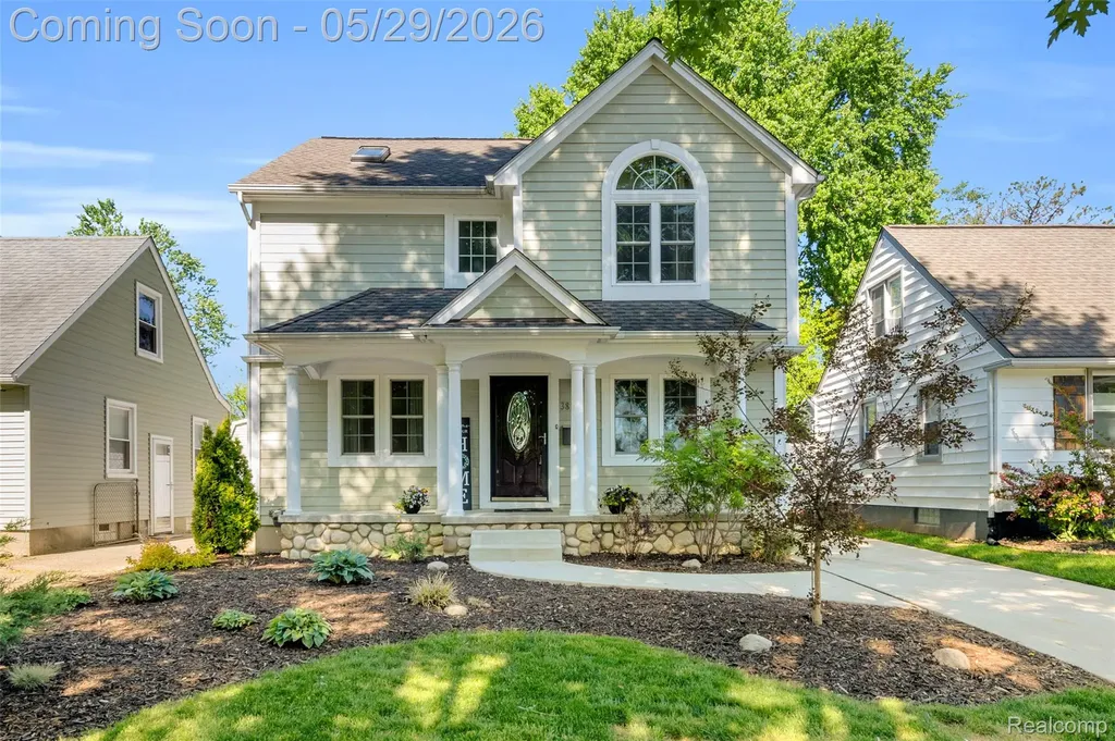 3825 Elmhurst Avenue Royal Oak City MI 48073