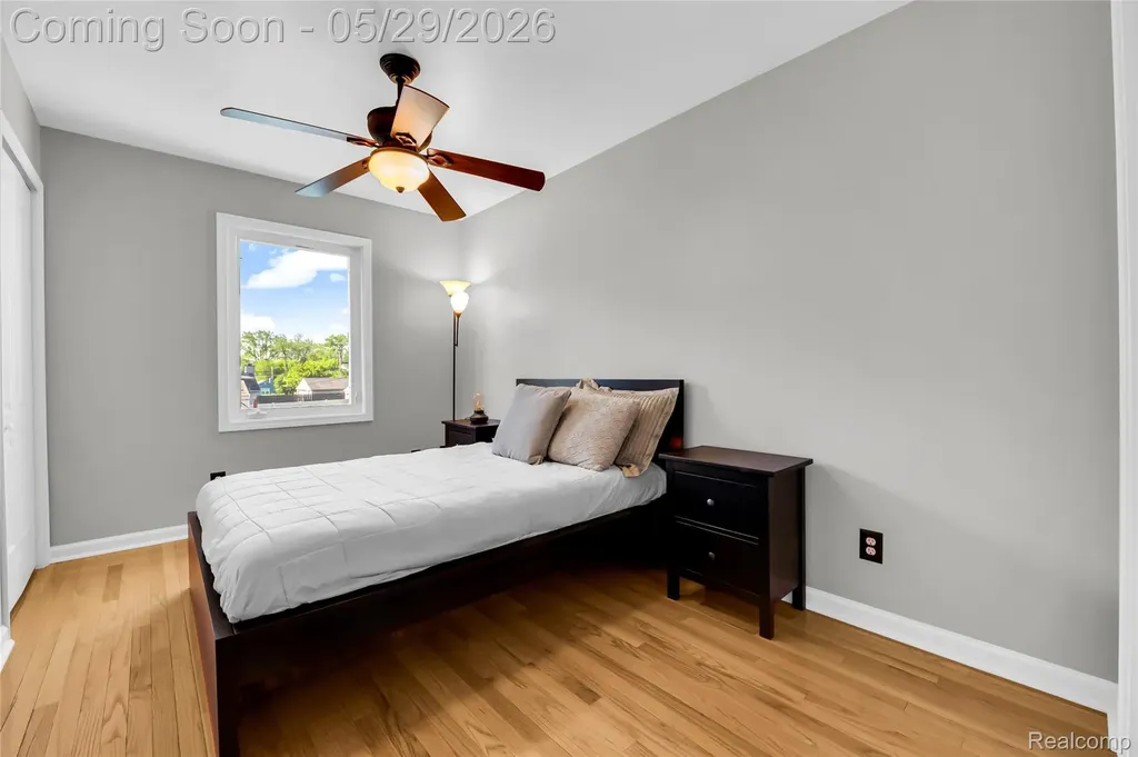 3825 Elmhurst Avenue Royal Oak City MI 48073