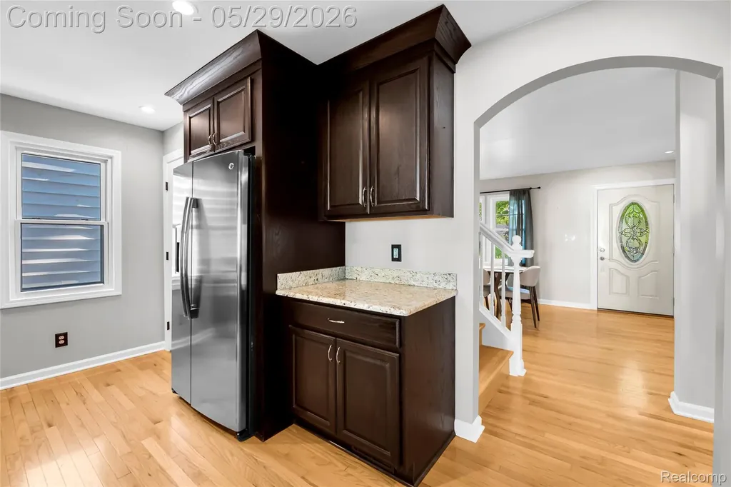 3825 Elmhurst Avenue Royal Oak City MI 48073