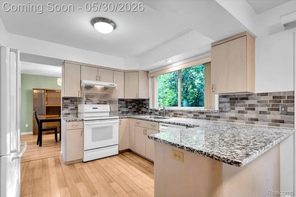 29100 Creek Bend Drive Farmington Hills City MI 48331