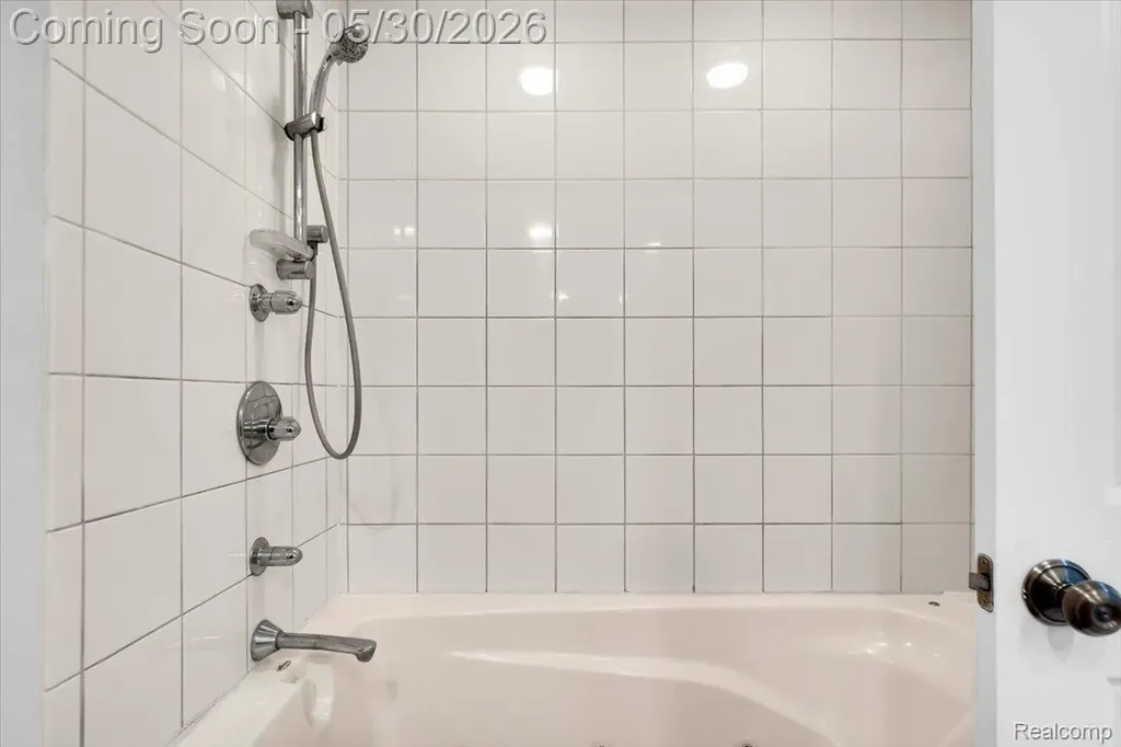 29100 Creek Bend Drive Farmington Hills City MI 48331