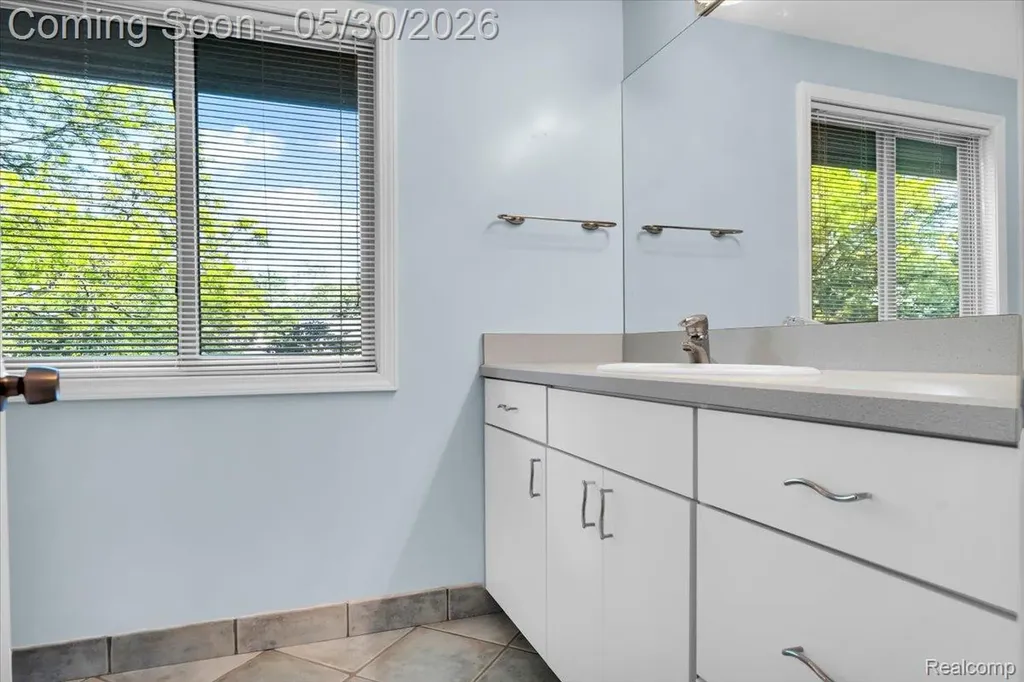 29100 Creek Bend Drive Farmington Hills City MI 48331