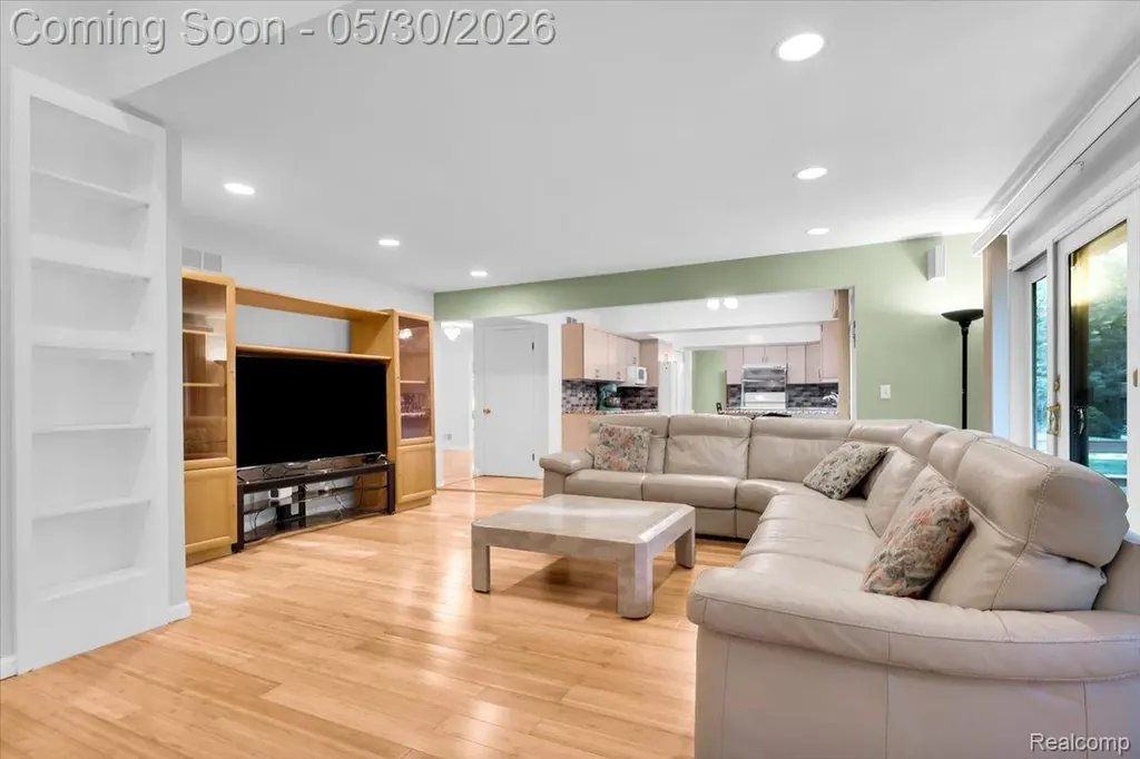 29100 Creek Bend Drive Farmington Hills City MI 48331