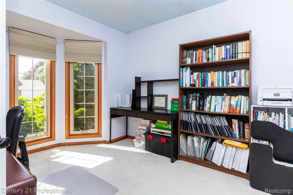 2085 Elkhorn Drive Rochester Hills City MI 48307