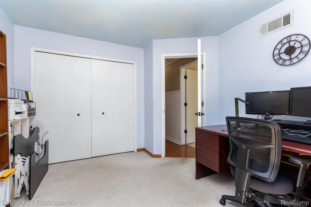 2085 Elkhorn Drive Rochester Hills City MI 48307