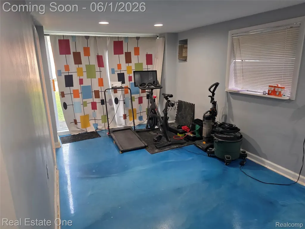 5607 Loveland Street West Bloomfield Charter Township MI 48322