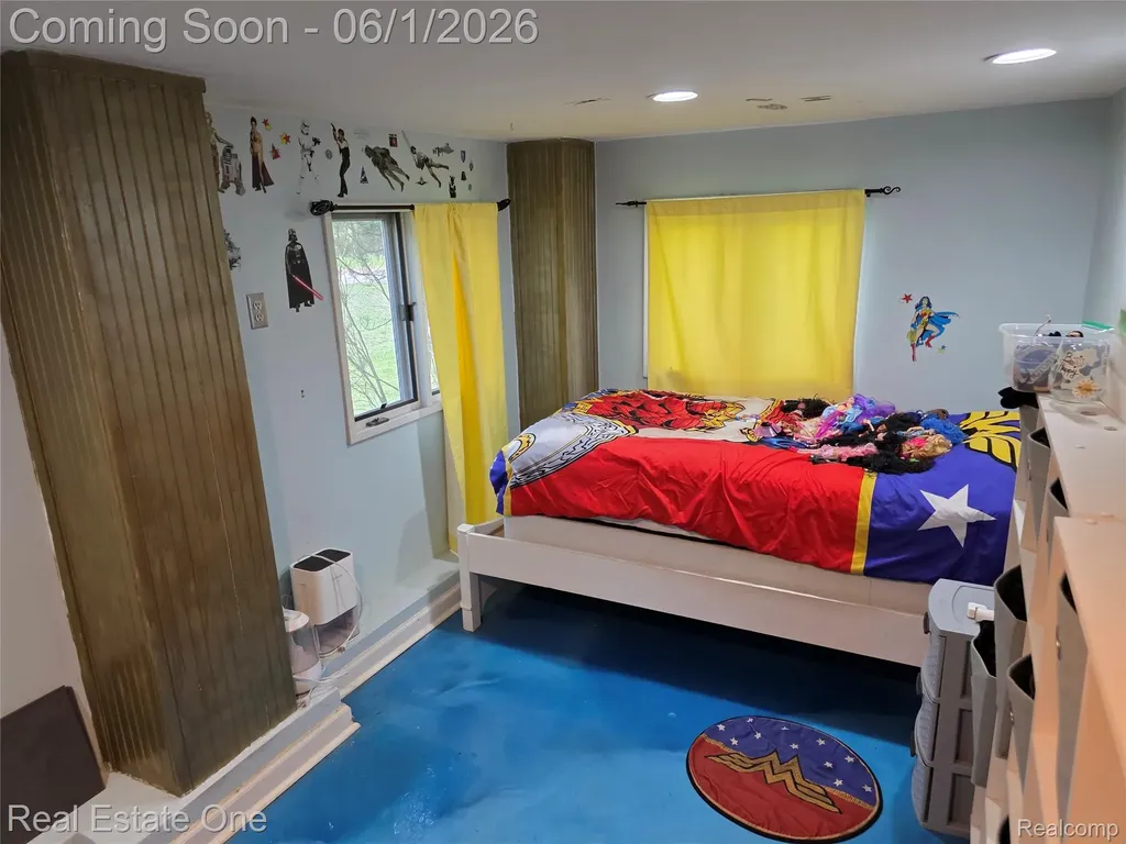 5607 Loveland Street West Bloomfield Charter Township MI 48322