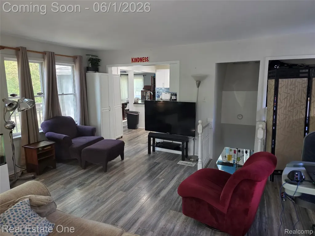 5607 Loveland Street West Bloomfield Charter Township MI 48322