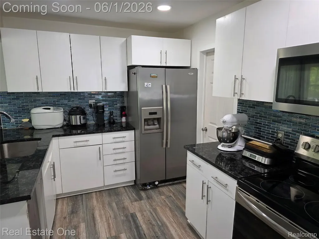 5607 Loveland Street West Bloomfield Charter Township MI 48322