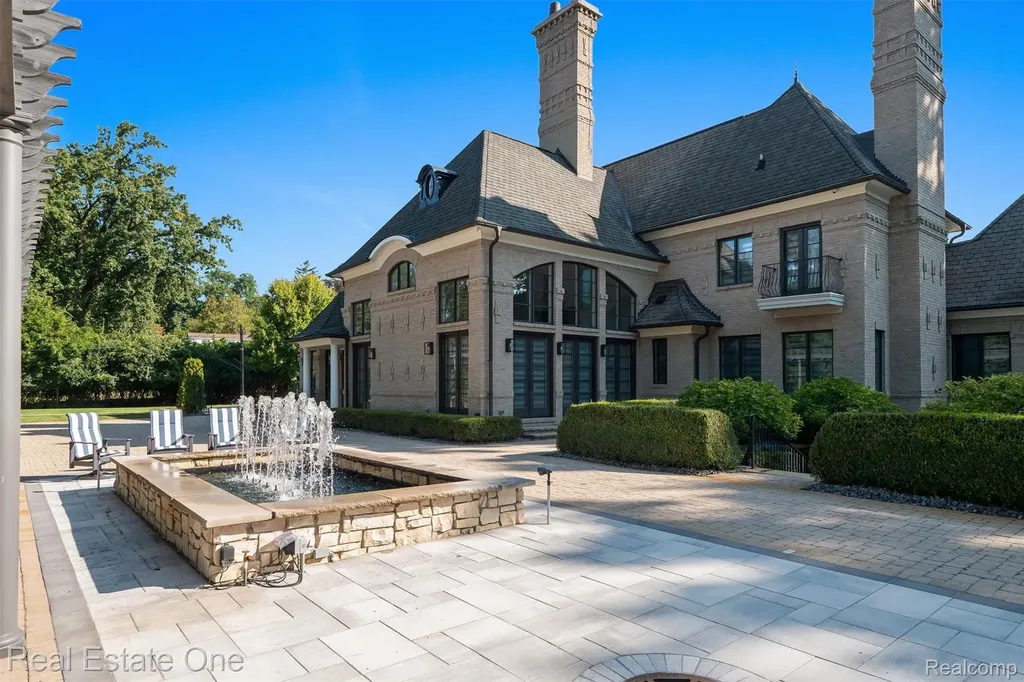 1343 Orchard Ridge Road Bloomfield Hills City MI 48304