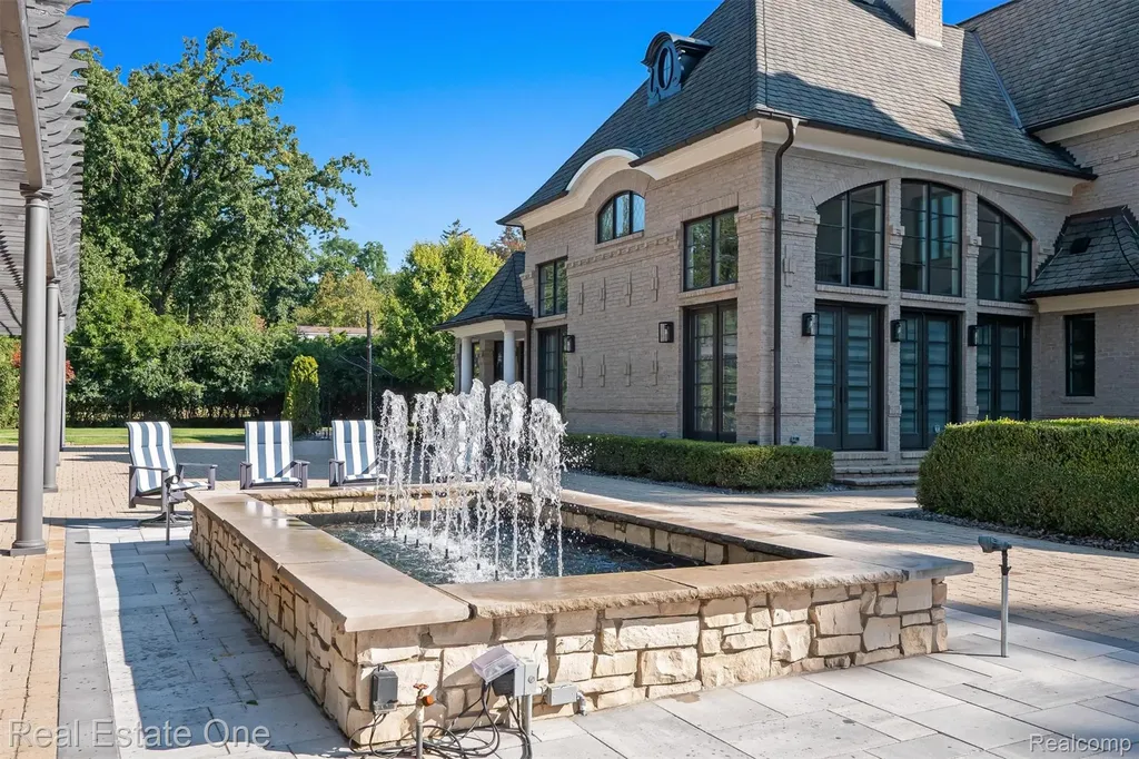 1343 Orchard Ridge Road Bloomfield Hills City MI 48304