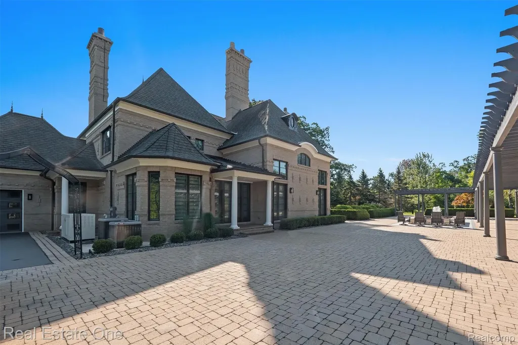 1343 Orchard Ridge Road Bloomfield Hills City MI 48304