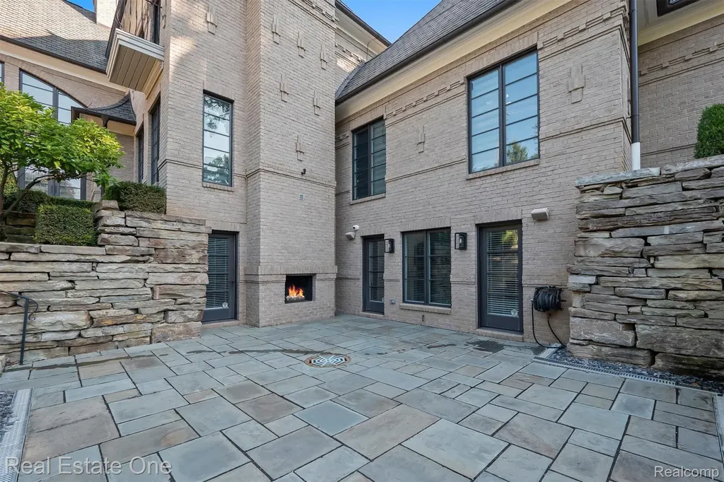 1343 Orchard Ridge Road Bloomfield Hills City MI 48304