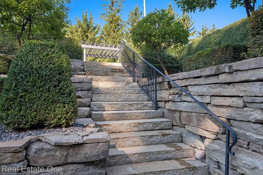 1343 Orchard Ridge Road Bloomfield Hills City MI 48304