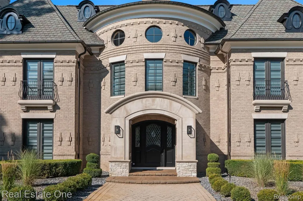 1343 Orchard Ridge Road Bloomfield Hills City MI 48304