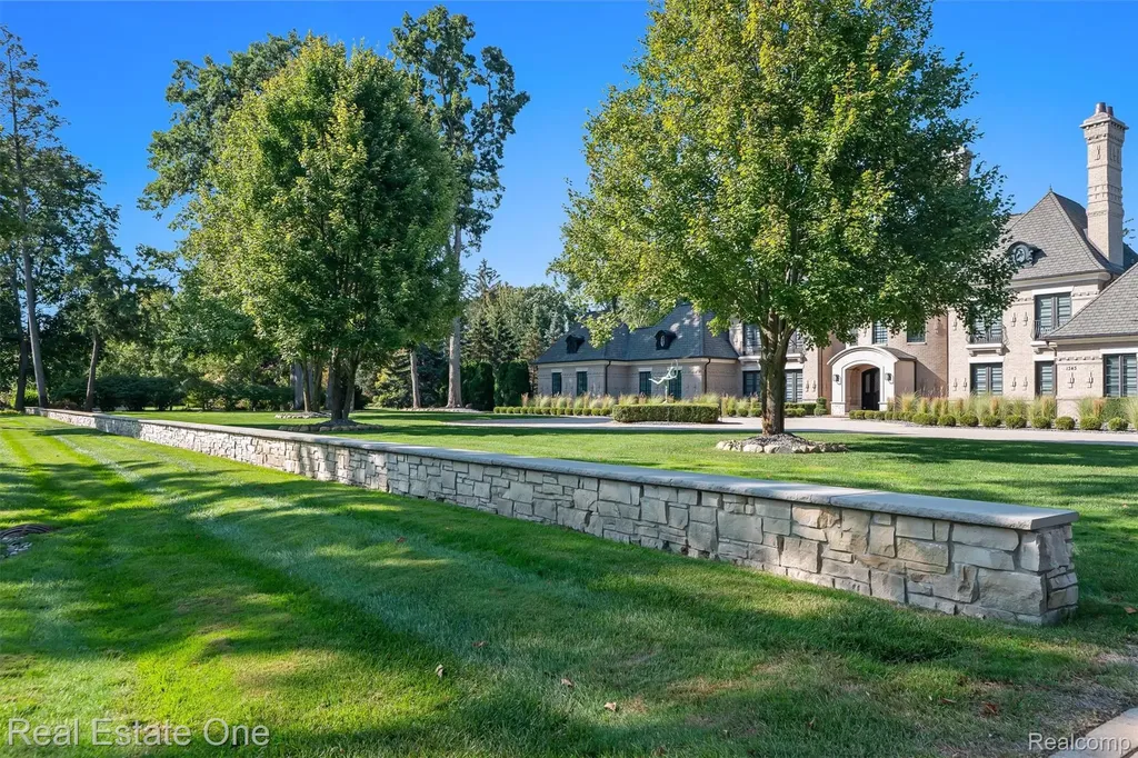 1343 Orchard Ridge Road Bloomfield Hills City MI 48304