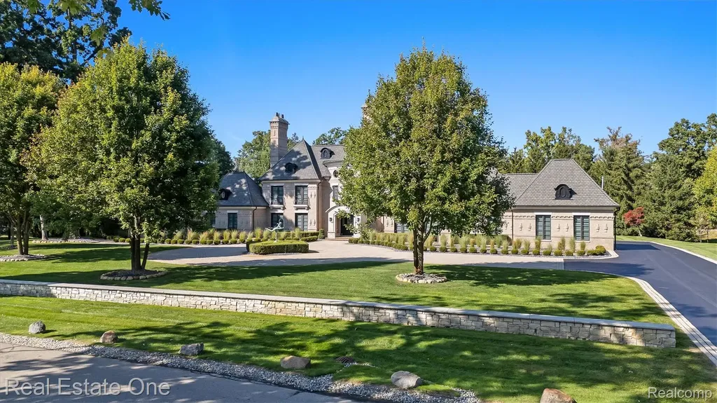 1343 Orchard Ridge Road Bloomfield Hills City MI 48304