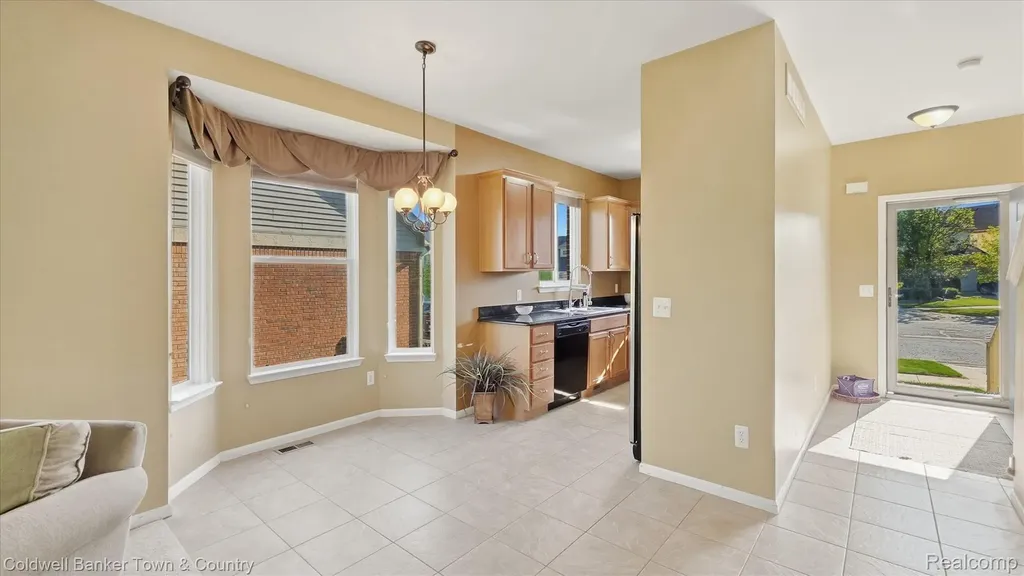 28294 Cottage Lane Lyon Charter Township MI 48165