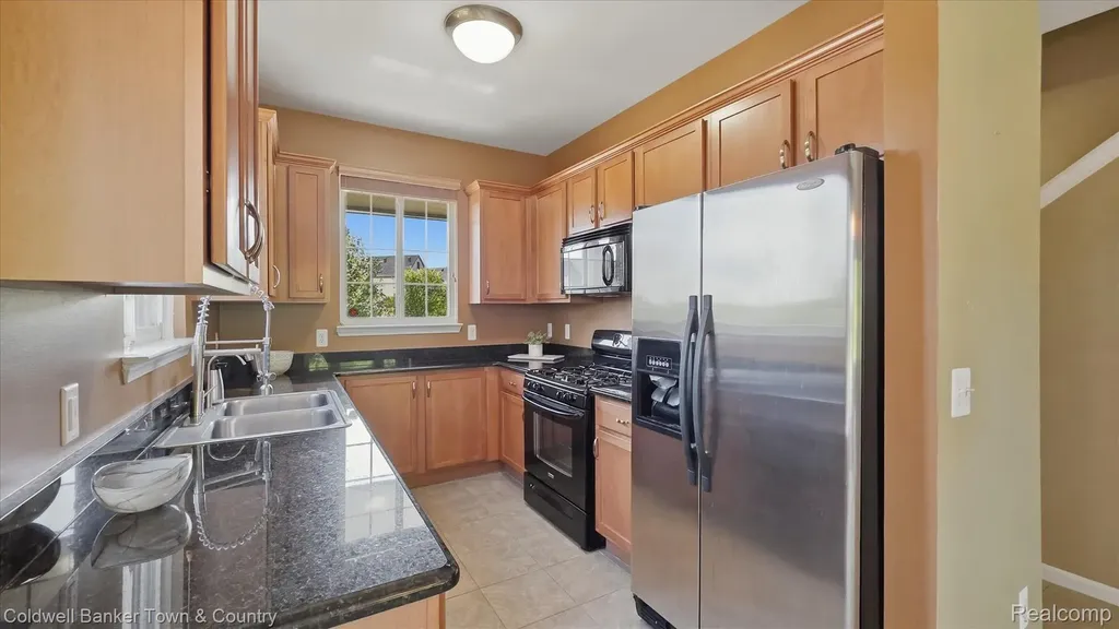 28294 Cottage Lane Lyon Charter Township MI 48165