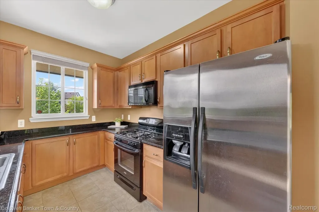 28294 Cottage Lane Lyon Charter Township MI 48165