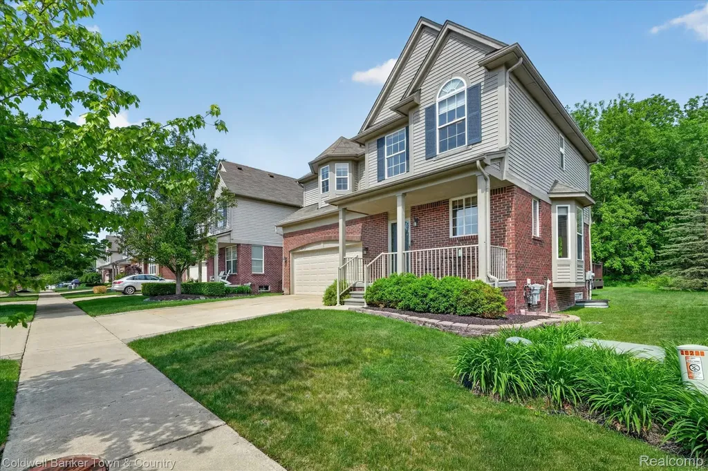 28294 Cottage Lane Lyon Charter Township MI 48165