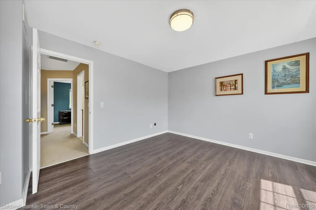 28294 Cottage Lane Lyon Charter Township MI 48165
