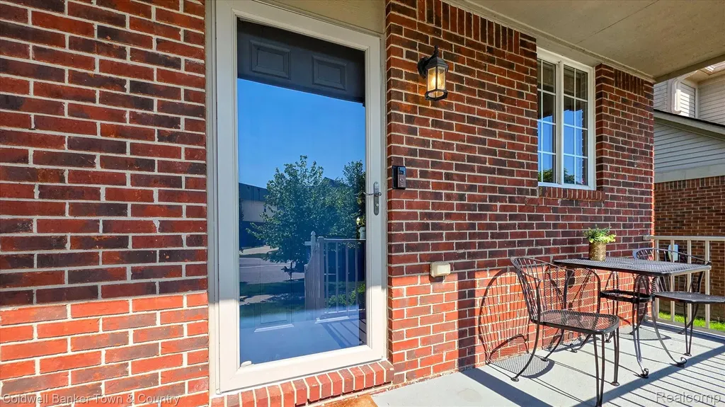 28294 Cottage Lane Lyon Charter Township MI 48165