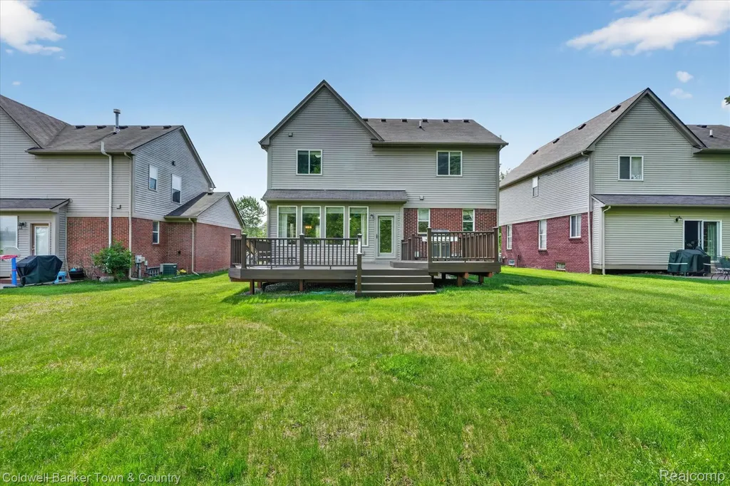 28294 Cottage Lane Lyon Charter Township MI 48165