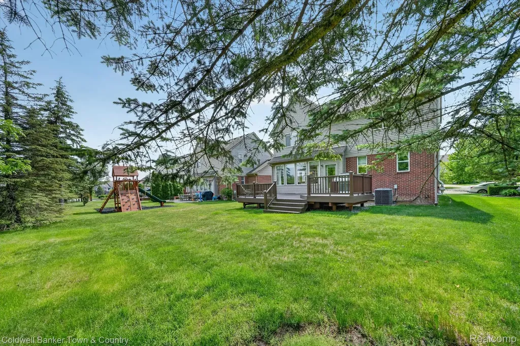 28294 Cottage Lane Lyon Charter Township MI 48165
