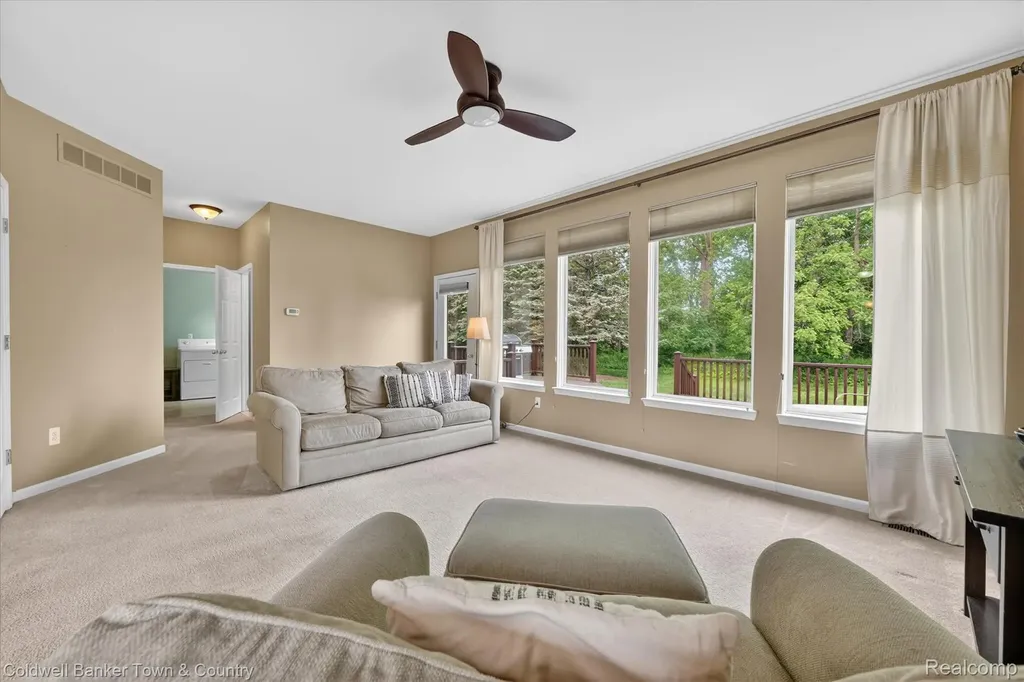 28294 Cottage Lane Lyon Charter Township MI 48165