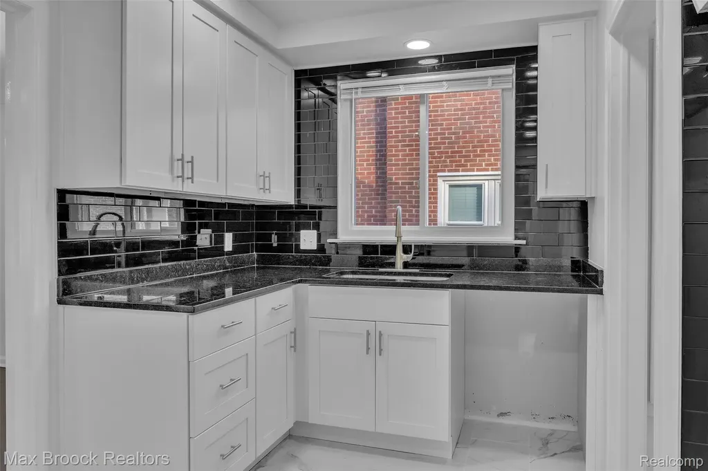 1257 S. Eton Birmingham City MI 48009