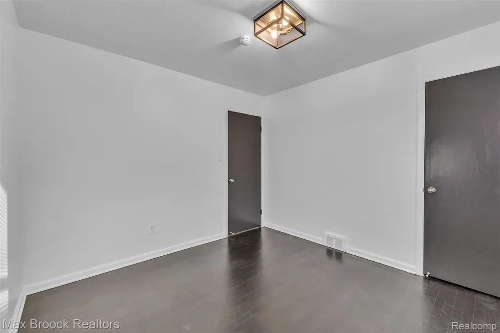 1257 S. Eton Birmingham City MI 48009