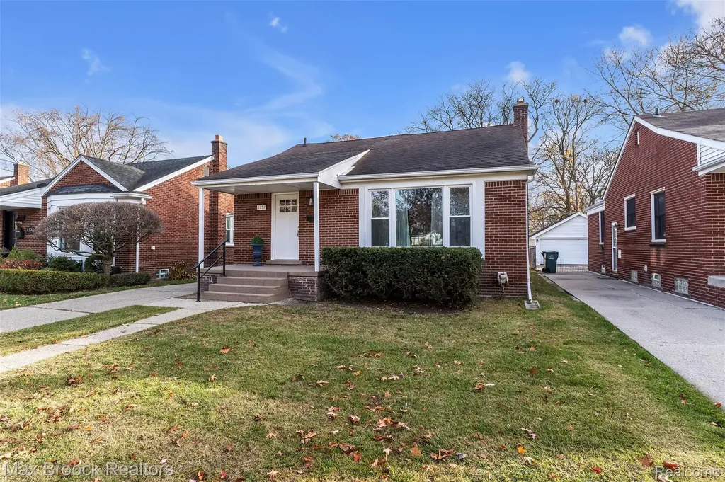 1257 S. Eton Birmingham City MI 48009