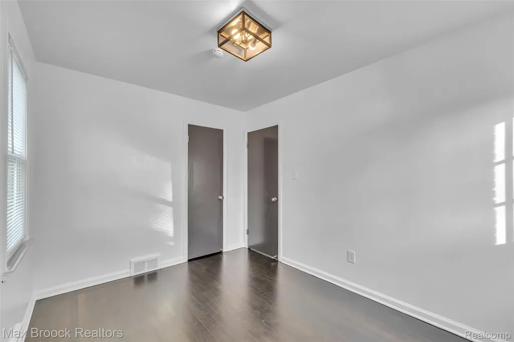 1257 S. Eton Birmingham City MI 48009