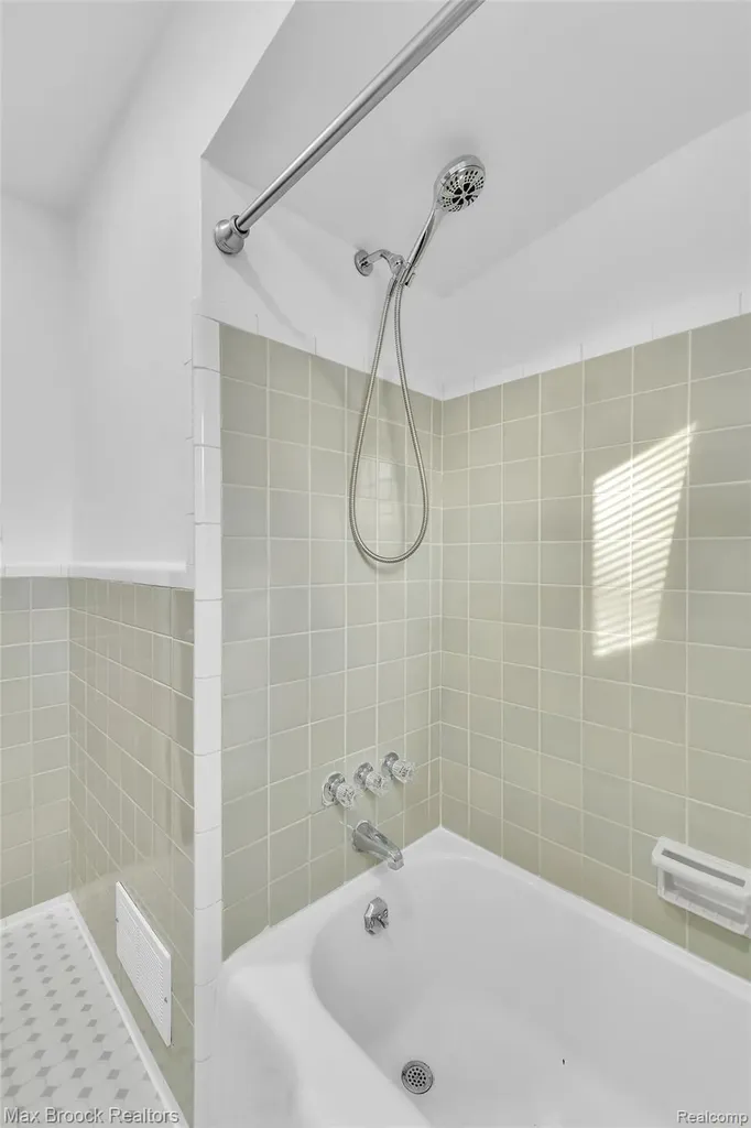 1257 S. Eton Birmingham City MI 48009