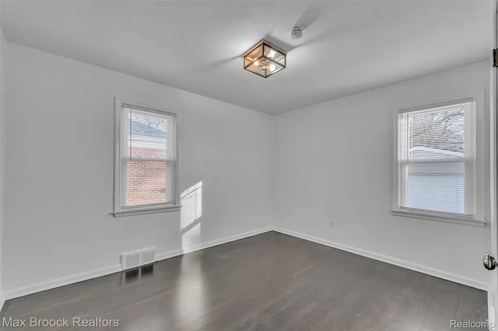 1257 S. Eton Birmingham City MI 48009