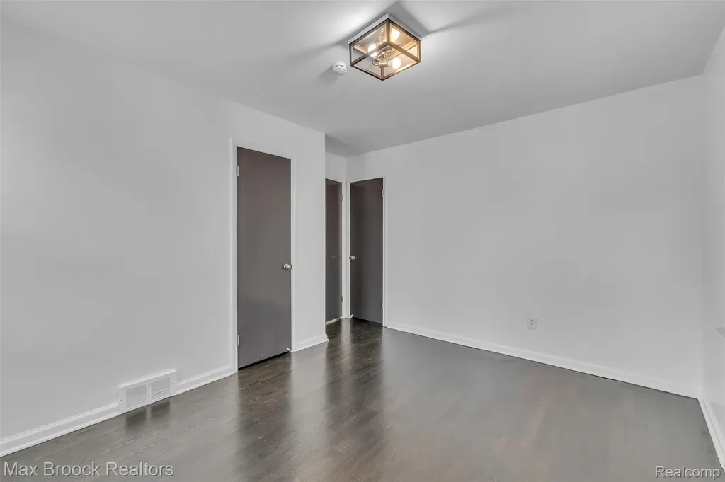 1257 S. Eton Birmingham City MI 48009