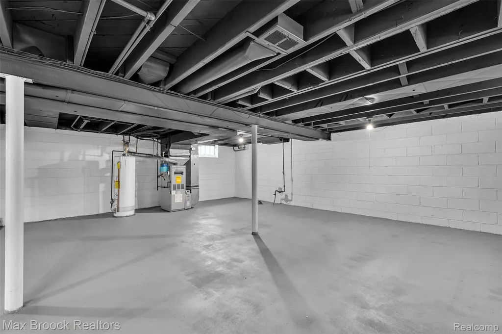 1257 S. Eton Birmingham City MI 48009