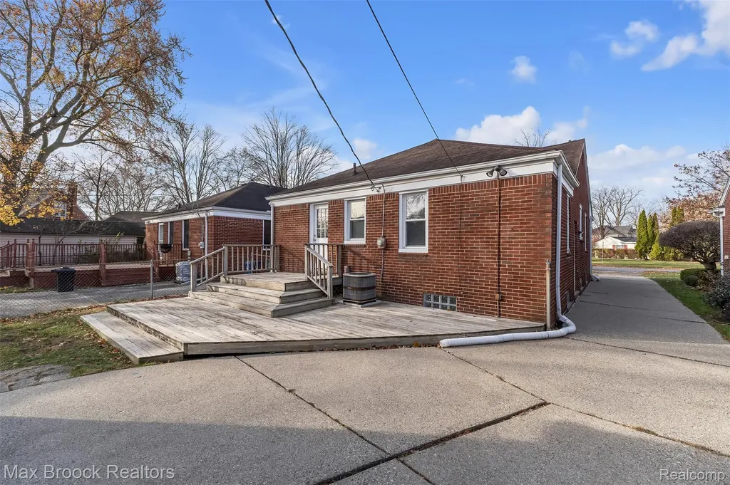 1257 S. Eton Birmingham City MI 48009