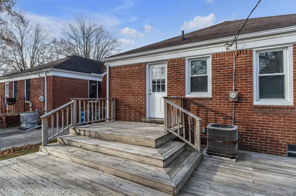 1257 S. Eton Birmingham City MI 48009