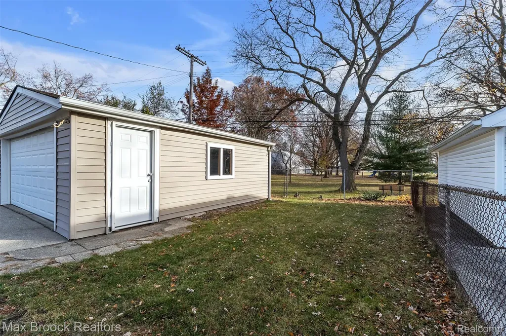 1257 S. Eton Birmingham City MI 48009