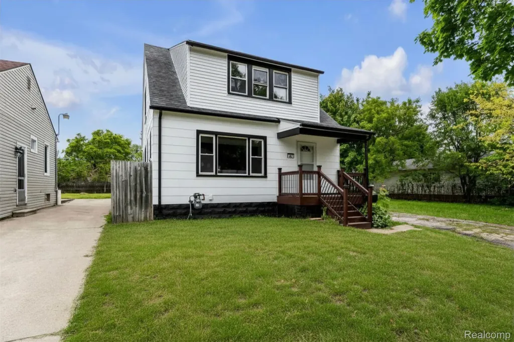 45 E Rutgers Avenue Pontiac City MI 48340